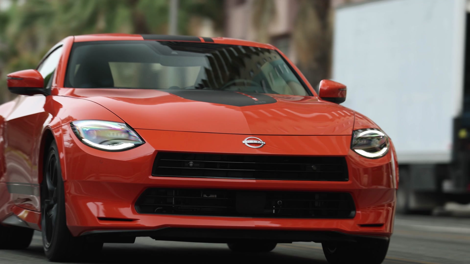 ヘリテージ オレンジのボディにブラックのデカールが映える！ 北米日産がZ生誕55